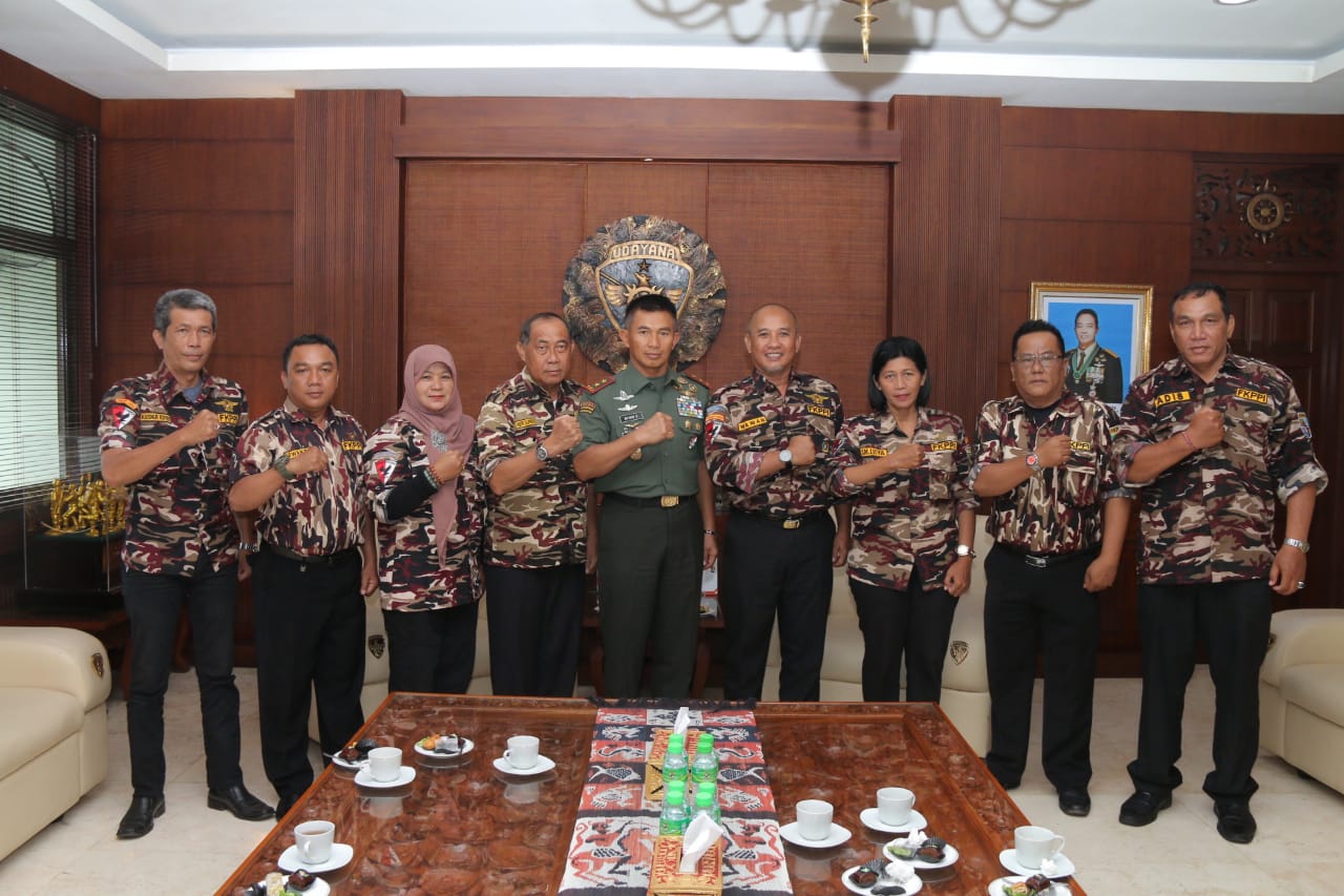 Laporkan Kepengurusan yang Baru, KB FKPPI Provinsi Bali Silaturahmi ke Kodam IX/Udayana/fajarbadung.com