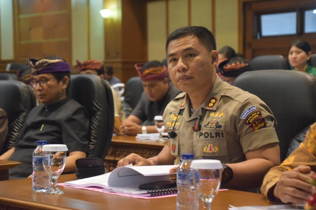 hadiri acara pemkab Kapolres Hadiri Acara Pembukaan Rapat Paripurna DPRD Kabupaten Badung/fajarbadung.com