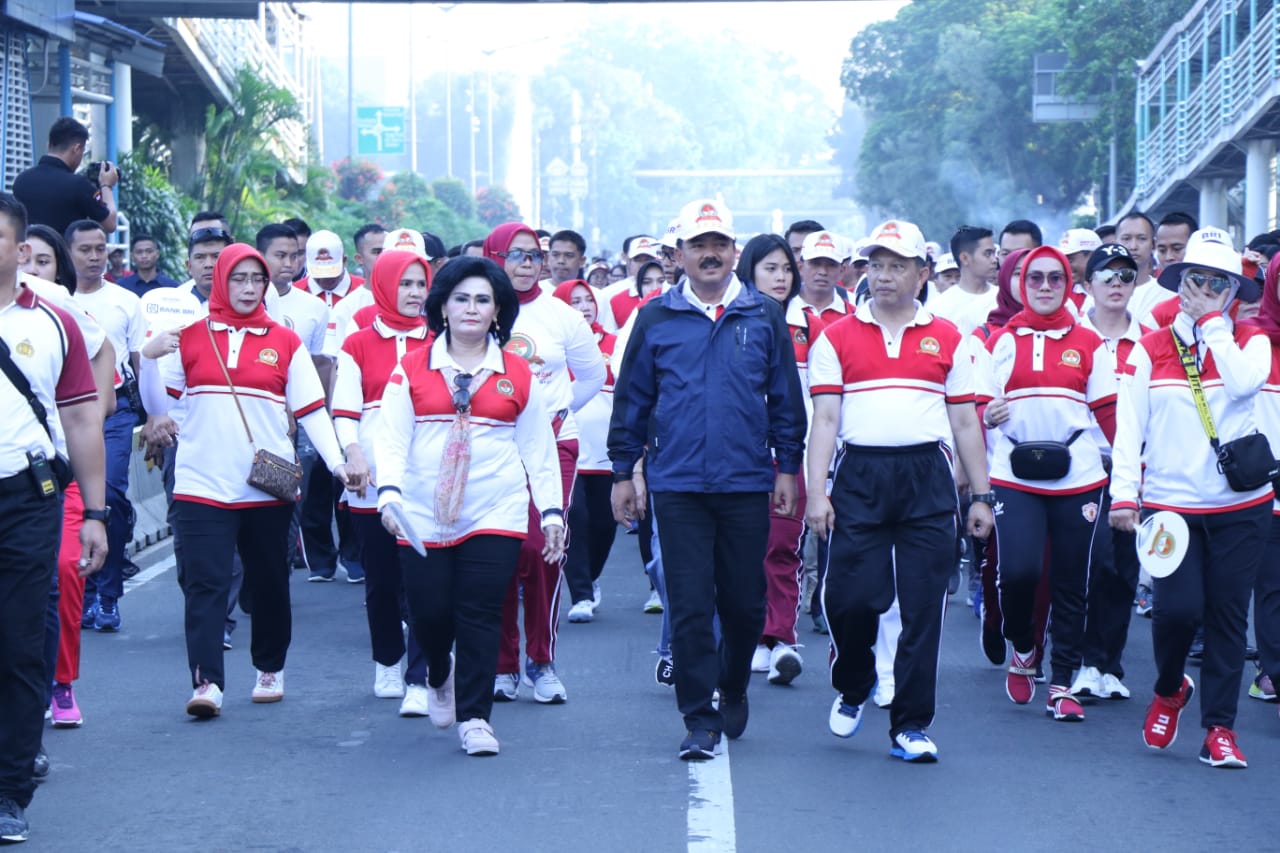 Panglima TNI, dan Kapolri Olahraga Bersama di Silang Monas/fajarbadung.com
