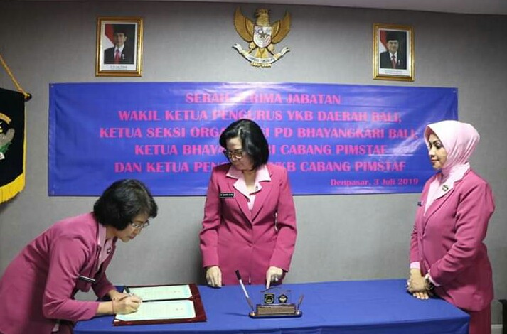 serah terima Pelaksanaan Serah Terima Wakil Ketua Pengurus YKB Daerah Bali./fajarbadung.com
