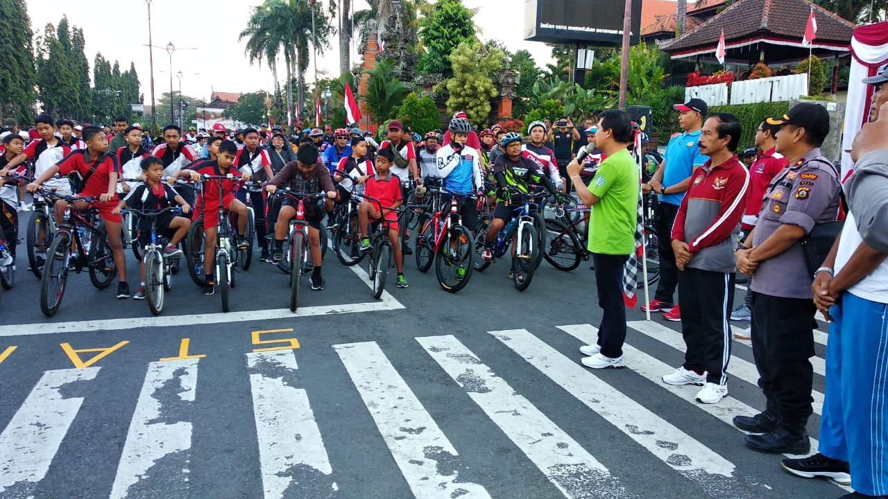 Wakapolres Klungkung Hadiri Fun Bike, Dalam Meriahkan HUT RI Ke-74 Kabupaten Klungkung/fajarbadung.com