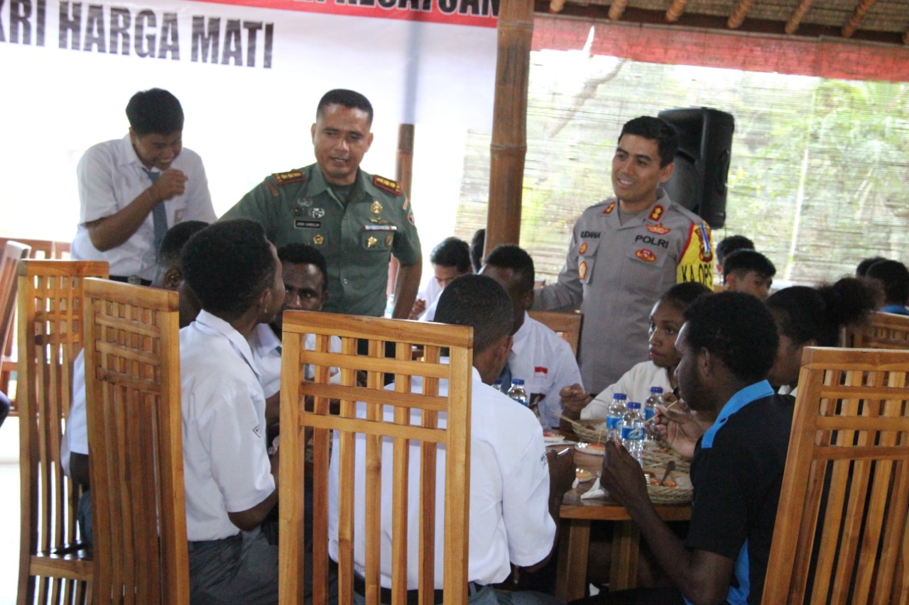 kapolres tegaskan Kapolres Klungkung Tegaskan Akan Jamin Keselamatan Warga Dan Pelajar Papua Di Klungkung/fajarbadung.com