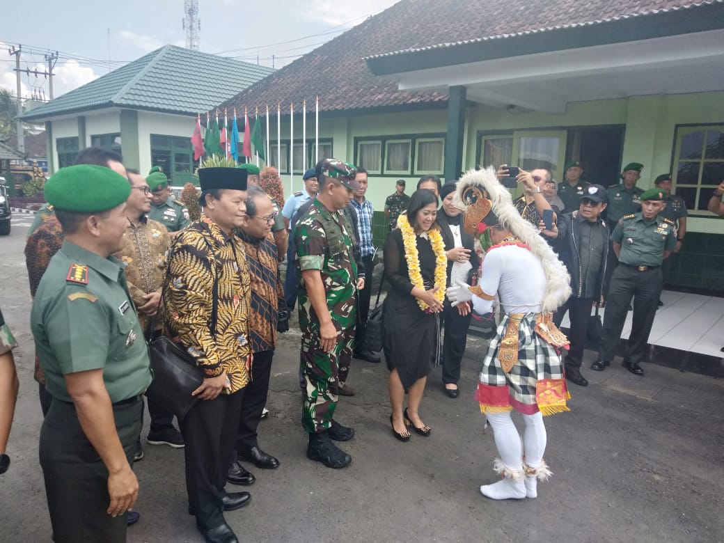 Kunjungan Kerja Komisi I DPR RI di Mako Rindam IX/Udayana/fajarbadung.com