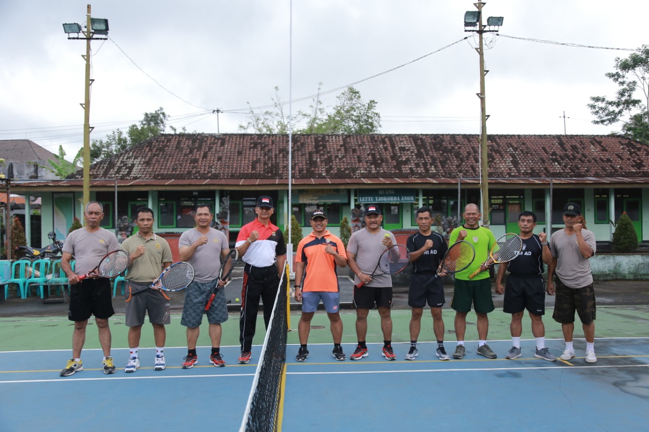 olahraga bersama 4 Sambut HUT TNI ke-74, Polres Laksanakan Olah Raga Bersama Kodim 1626 Bangli/fajarbadung.com