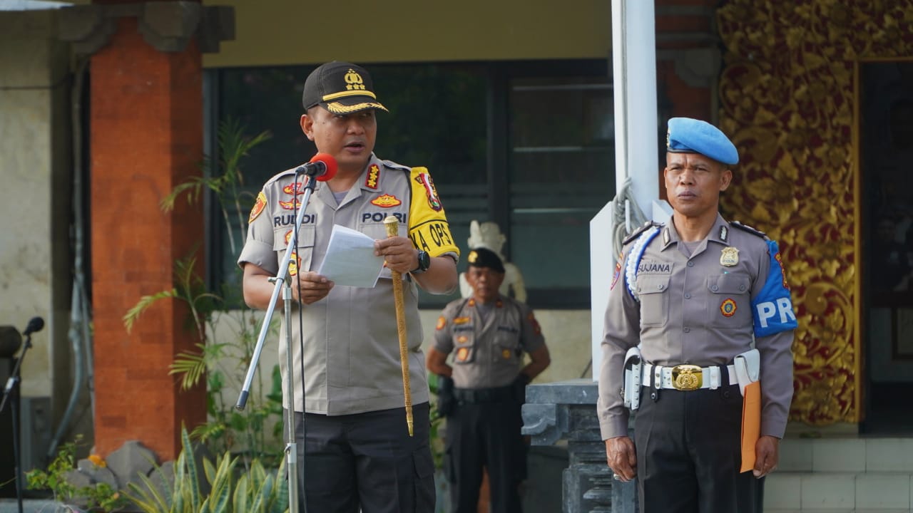polresta denpasar 2 Jelang Pemilihan Perbekel Serentak Polresta Denpasar Gelar Apel Kesiapan Personil/fajarbadung.com