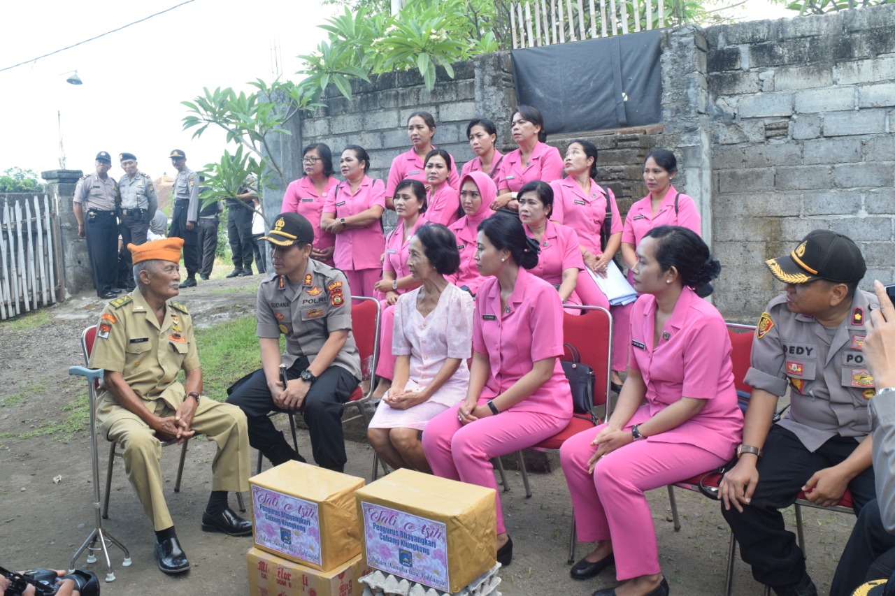 kapolres klungkung 3 Kapolres Klungkung Terima Petuah dari Sesepuh/fajarbadung.com
