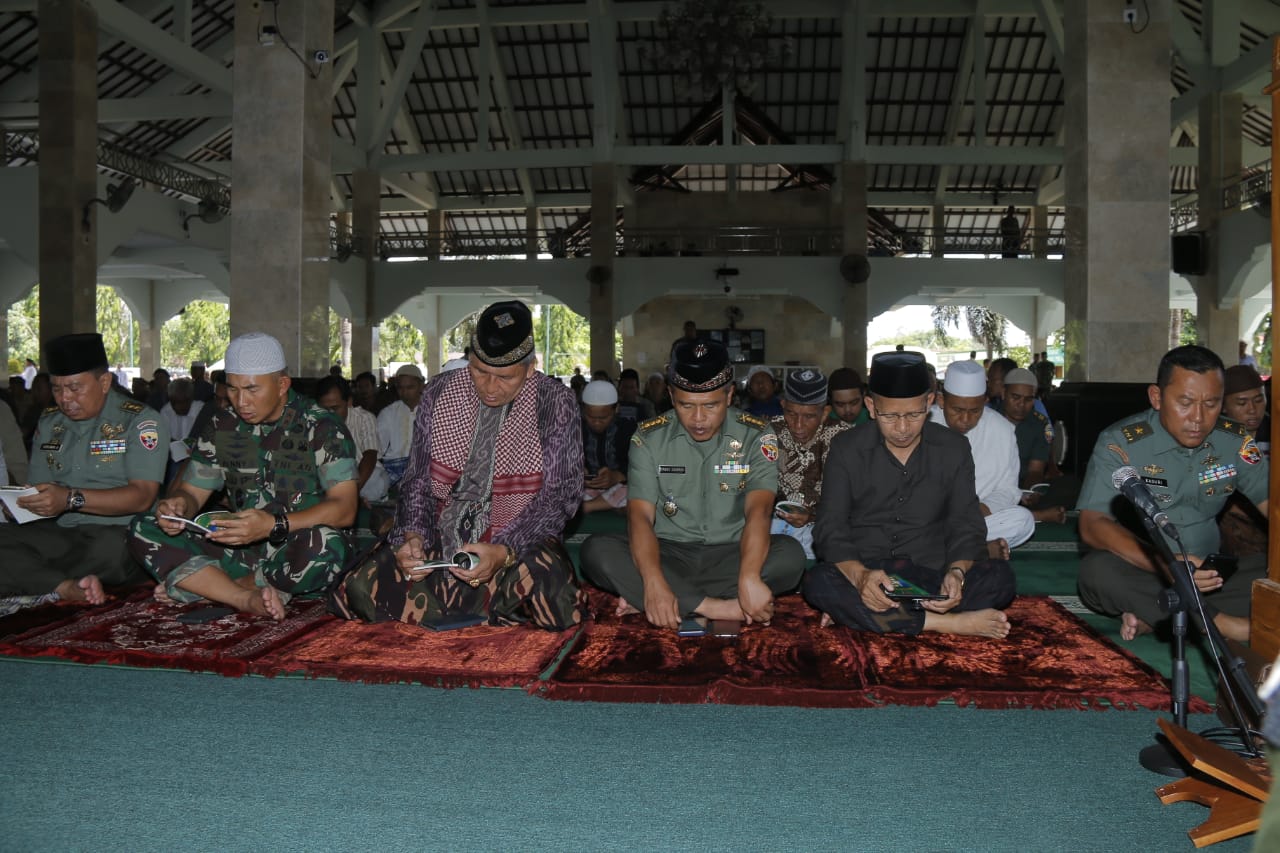 Berharap TNI AD Semakin Maju dan Solid, Kodam IX/Udy Gelar Doa Bersama Peringati Hari Juang TNI AD/fajarbadung.com