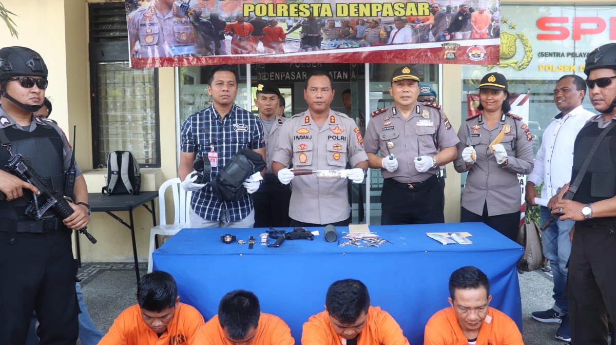 pelaku curat Lakukan Curat Disejumlah TKP Empat Pelaku Diamankan Polsek Denpasar Selatan/fajarbadung.com