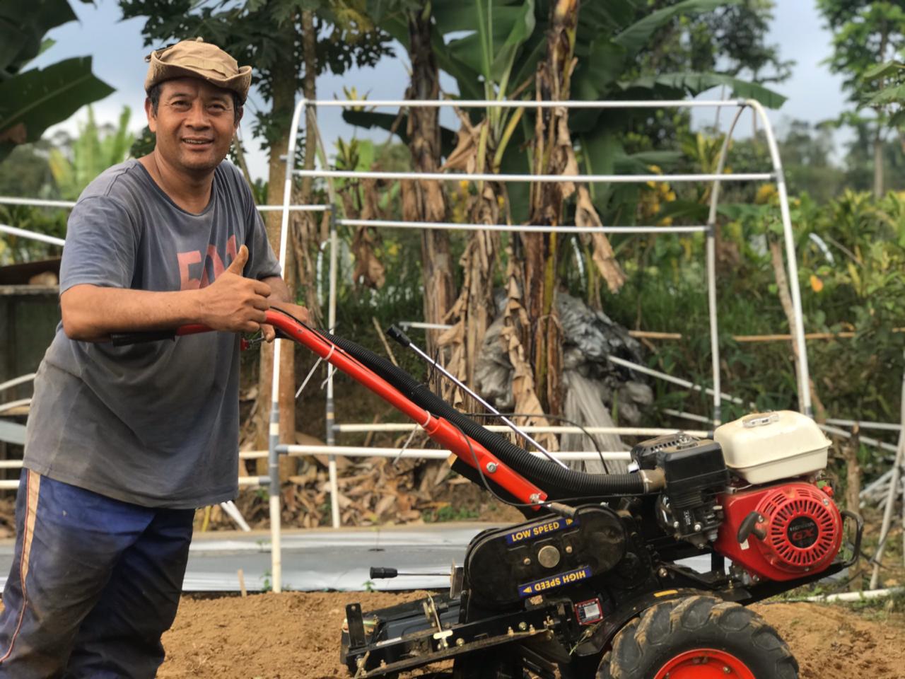 arnold maret 44 Petani Milenial Bali, Main Internet Bisa dari Kebun/fajarbadung.com