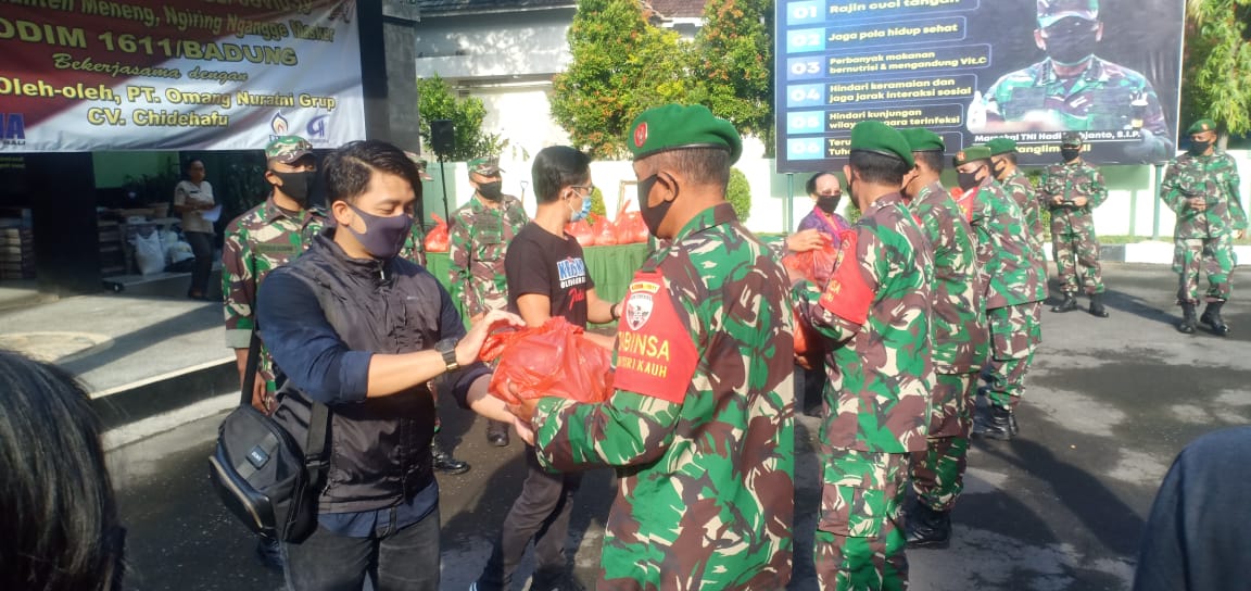 kodim badung april 2 Kodim Badung Distribusikan 600 Paket Sembako/fajarbadung.com