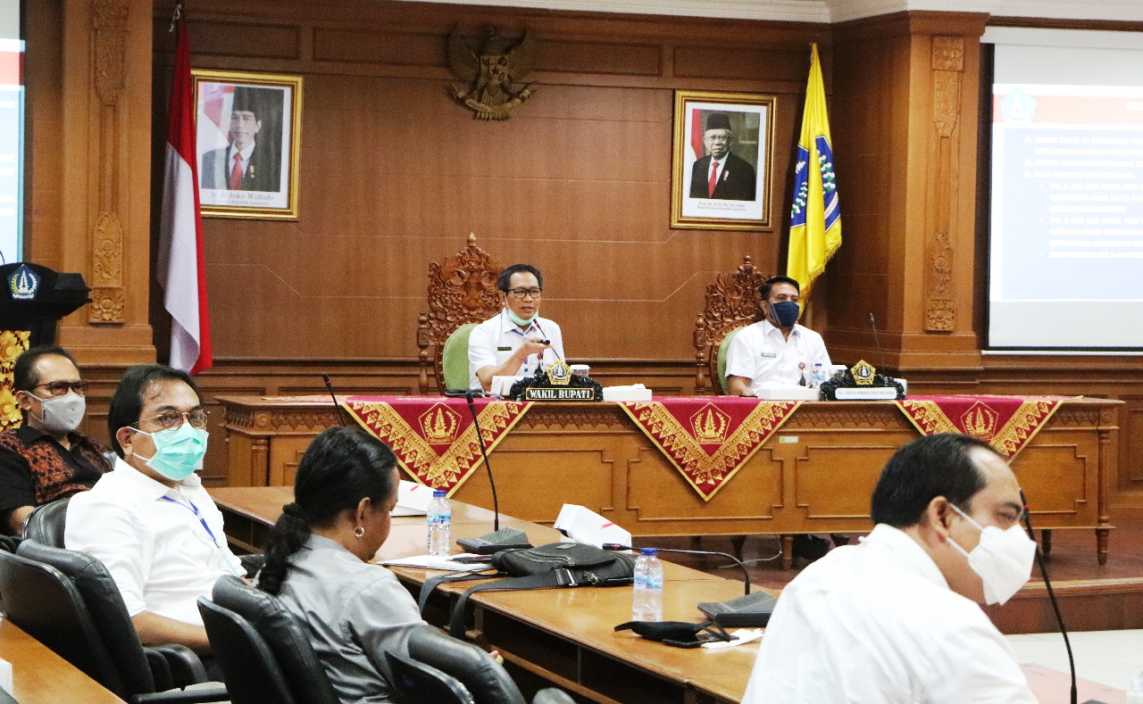 anya juni 3 Wabup Suiasa Paparkan Kebijakan Strategis Pemda Badung Kepada Tim Ahli/fajarbadung.com