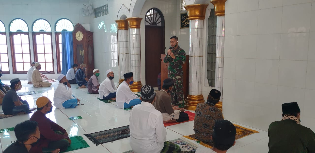 dandim tabanan juni Sholat Zuhur Bersama Umat Muslim, Dandim Tabanan Sampaikan Ini/fajarbadung.com