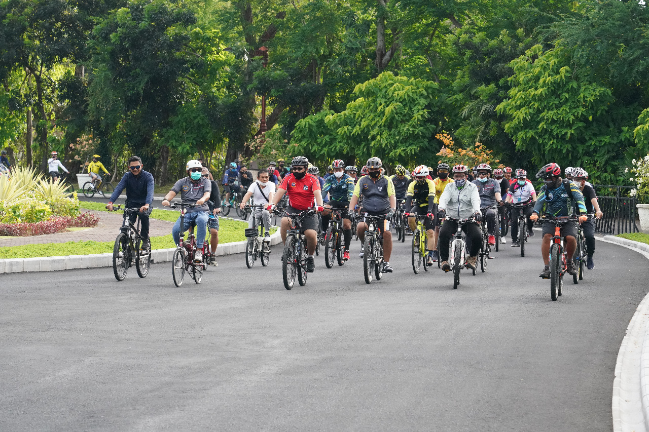 gowes bareng cok ace Kasdam, Danrem Gowes Bareng Wagub Bali Tjokorda Oka Artha Ardana Sukawati/fajarbadung.com
