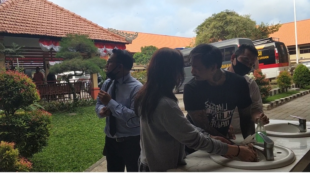 arnold agus 35 Usai Ditetapkan Sebagai Tersangka, Jerinx SID Langsung Ditahan/fajarbadung.com
