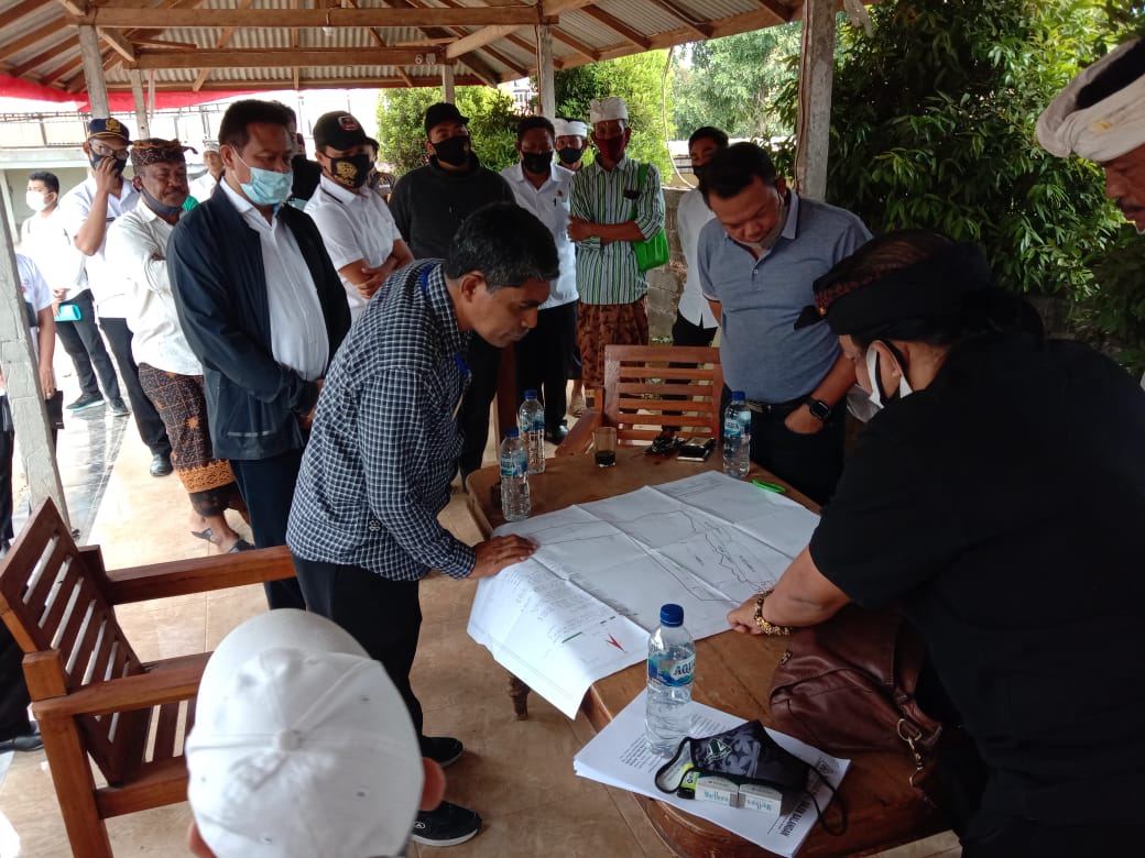 bpn badung Difasilitasi Ombudsman, BPN Badung Turun Ukur Lahan Milik Pengusaha Hartono di Pantai Balangan Bali/fajarbadung.com