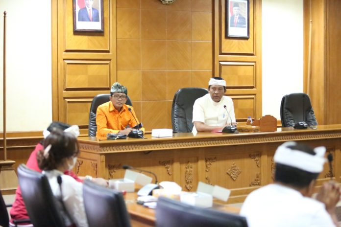 Badung dewan dan retribusi