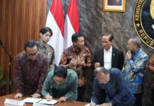 Bupati Adi Arnawa Tandatangani PKS PSEL, Dorong Pengolahan Sampah Jadi Energi Listrik