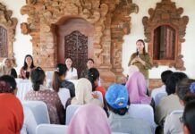 Nyonya Yunita Alit Sucipta Buka Pelatihan Garnish dan Fruit Carving di Carangsari