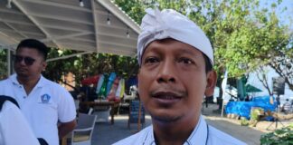 Graha Wicaksana, Menyebut Bakar Sampah Bukan Solusi, Tapi Ancaman Bagi Kesehatan