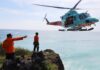 Dua WNA Terjebak di Tebing Uluwatu Dievakuasi Gunakan Helikopter