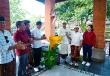 Optimalkan Pemilahan Sampah dari Sumber, Wabup Badung Serahkan Mesin Pencacah dan Bag Komposter di Sempidi