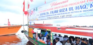 Hardiknas di Kalteng, Pemda Luncurkan Pendidikan Hebat Kapuas Bersinar, Kapal Pengangkut Guru Pesisir