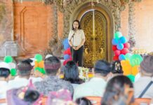 Bunda PAUD Badung Hadiri Pentas Seni dan Pelepasan Siswa TK Shanti Kumara III Sempidi