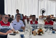 Sekda Badung Hadiri Peluncuran Kapal Trash Skimmer dan Penyerahan Seragam Sekolah di Kuta