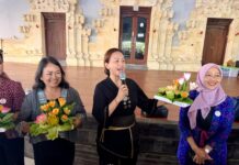 Nyonya Yunita Alit Sucipta Buka Pelatihan Garnish dan Fruit Carving di Kedonganan