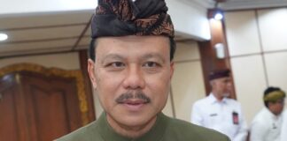 Sekda Dewa Indra Lantik Anggota PAW KPID Bali