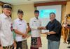 Asisten Administrasi Umum Badung Serahkan Santunan Kepada Pensiunan dan Ahli Waris ASN