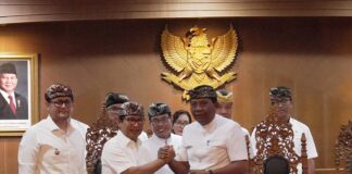 Komit Jaga Belanja Infrastruktur, Bupati Adi Arnawa Sampaikan Raperda Perubahan APBD 2026