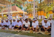 Bupati Adi Arnawa dan Ketua DPRD Badung Ngupasaksi Karya Utama di Pura Dalem Kahyangan Tuban