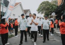 Bupati Adi Arnawa Hadiri Jalan Santai Milad Ke-37 RWM Al-Hasanah Canggu Permai