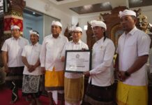 Tandatangani Prasasti Karya, Bupati dan Ketua DPRD Badung Resmikan Bale Banjar Jaba Jero Kuta